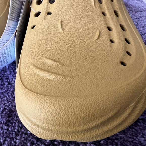 CROCS Men 10/Women 12-Echo collection for comfort ,look-Bold-Sport inspiration